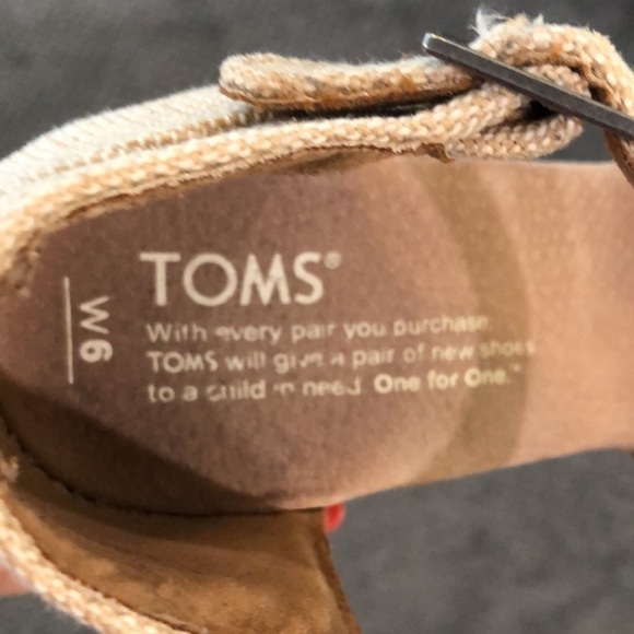 TOM’S cork wedges. Size 6 - Picture 9 of 9